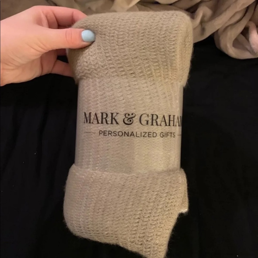 FabFitFun bundle - Picture 3 of 4